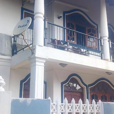 Oviniru Beach Hotel Negombo Eksteriør bilde