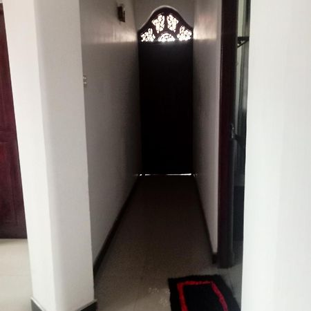 Oviniru Beach Hotel Negombo Eksteriør bilde