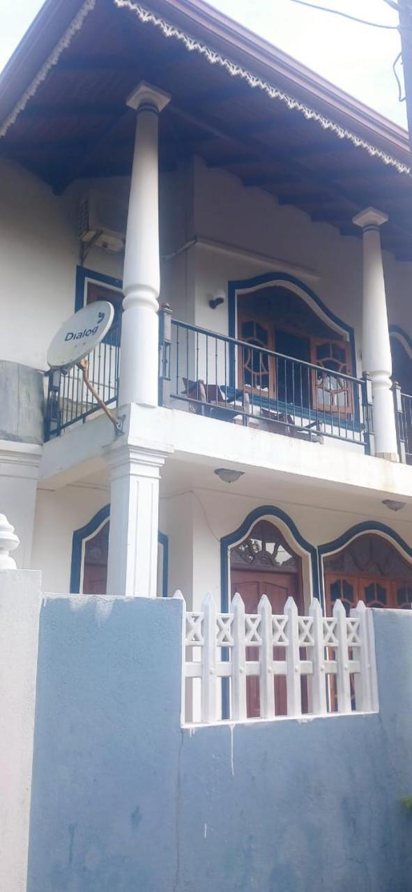Oviniru Beach Hotel Negombo Eksteriør bilde